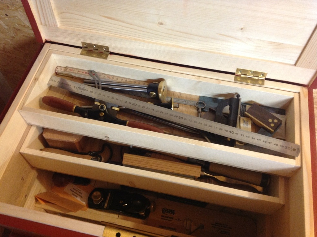 Ma caisse a outil par Leboiseuxdumorvan  Boîte à outils en bois, Caisse a  outils, Outils